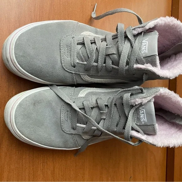 Vans warm Sherpa lined sneakers missy size 6 women’s 7 - Picture 2 of 6
